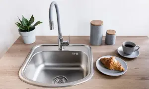 Jak usunąć przykry zapach ze zlewu? Skuteczne metody i porady